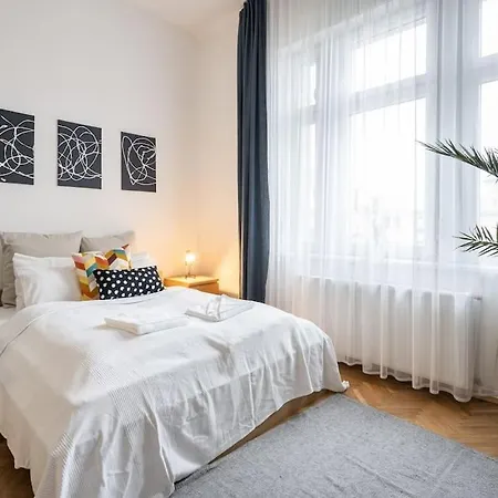 East Side Living Lägenhet